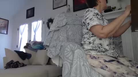 Aurora Willows online show from November 25, 7:47 pm