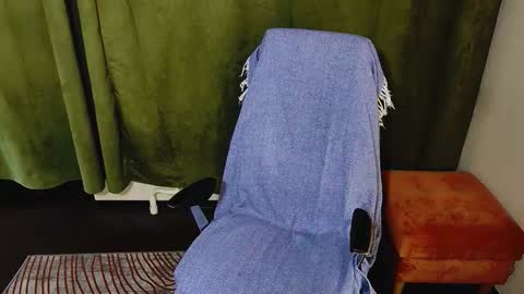    online show from March 6, 6:14 pm