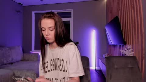 Lily 3 online show from May 10, 10:01 pm