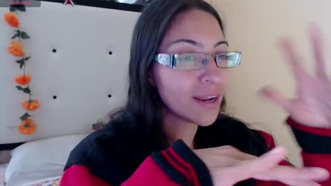 paola online show from March 19, 7:51 pm