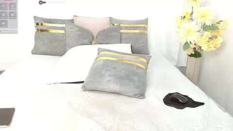 493ashlyfoxx online show from September 18, 1:59 am