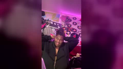 MissMessyP online show from May 24, 3:22 pm