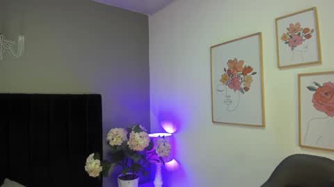 Snapshot of _aliice_1 chatting on December 11, 7:46 pm Alice online show from December 11, 7:46 pm