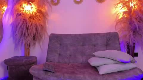 Ambar  online show from May 13, 4:24 pm