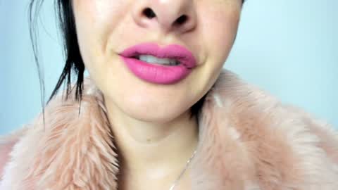 antonia online show from December 17, 10:44 am