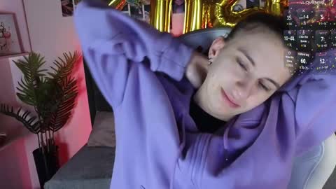 _ash_leyy_ online show from December 21, 1:32 am