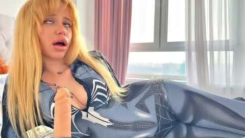 Stella online show from April 7, 7:54 am