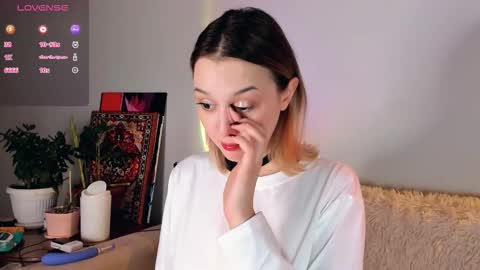 Christina Chris online show from November 24, 7:54 am