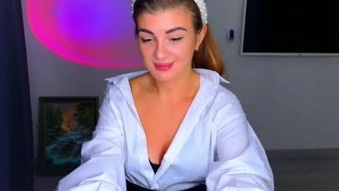 D online show from November 3, 6:45 pm