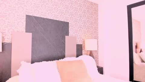 Snapshot of _curly_girl_ chatting on January 18, 8:09 pm online show from January 18, 8:09 pm