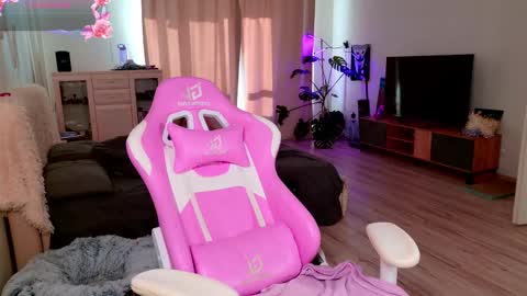 Mia  online show from February 15, 4:37 am