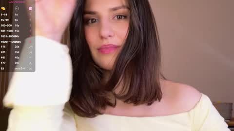 _esmeraldiyaa_ online show from February 9, 11:18 pm