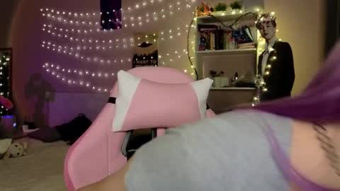 EveEva online show from February 2, 7:57 pm