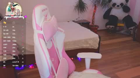 Evie online show from December 22, 5:34 am