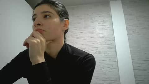 Mia-foster online show from November 9, 3:13 am