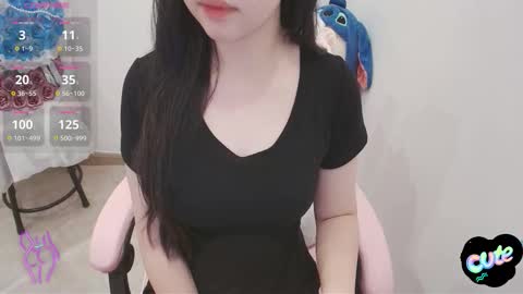 Snapshot of _girlcute_ chatting on October 21, 1:20 am Anna online show from October 21, 1:20 am