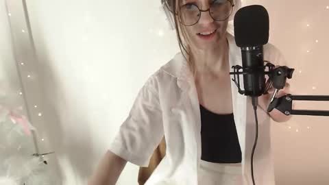 Hannaolotl online show from February 4, 1:14 pm