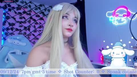 Snapshot of _heavenly_blue_ chatting on December 9, 12:45 am Bluey online show from December 9, 12:45 am