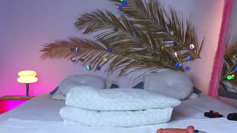 Holly online show from February 20, 6:06 am