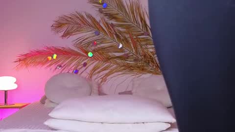 Holly online show from February 27, 5:13 am