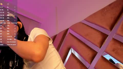 Jasmine online show from April 16, 1:44 pm