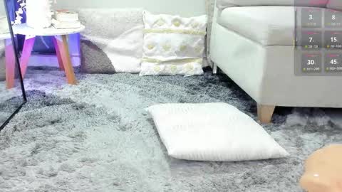    online show from October 22, 8:03 pm