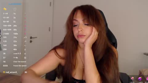 _just_a_queen_3 online show from April 17, 4:31 pm