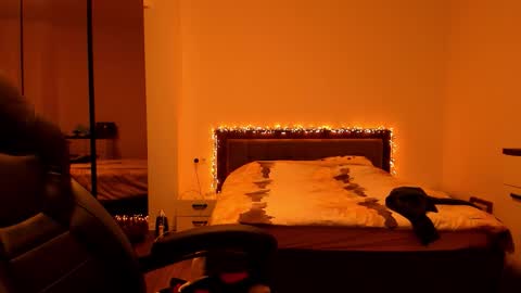 _just_a_simple_girl online show from October 24, 3:30 pm