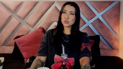 kelly online show from April 15, 12:49 pm