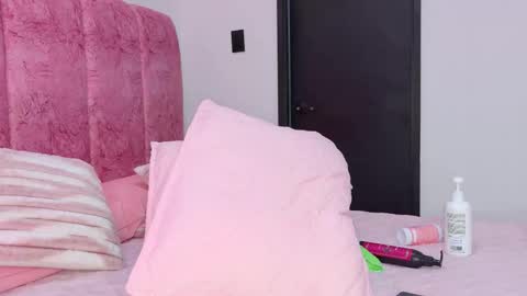 Kendall online show from January 7, 5:49 pm