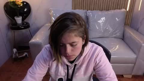 _kitten_1 online show from June 17, 4:58 am