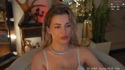 _lady__m_ online show from June 15, 10:10 pm