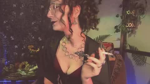 Snapshot of _lady_luna_ chatting on March 3, 1:07 am Lady Luna online show from March 3, 1:07 am