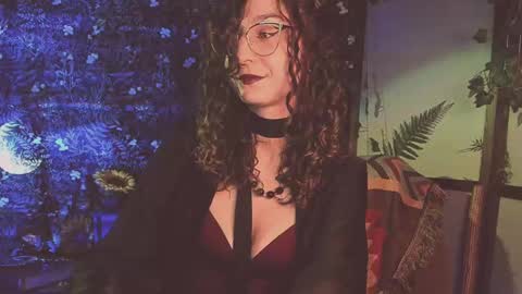 Snapshot of _lady_luna_ chatting on February 11, 11:33 pm Lady Luna online show from February 11, 11:33 pm