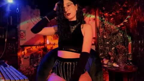 Snapshot of _lady_luna_ chatting on October 21, 12:36 am Lady Luna online show from October 21, 12:36 am