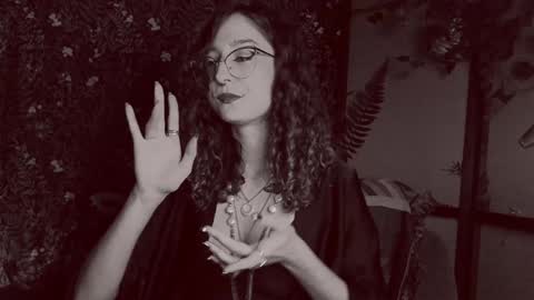 Snapshot of _lady_luna_ chatting on December 15, 10:58 pm Lady Luna online show from December 15, 10:58 pm