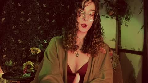 Snapshot of _lady_luna_ chatting on December 10, 12:06 am Lady Luna online show from December 10, 12:06 am