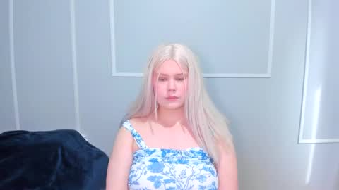 Snapshot of _leana_oo chatting on September 23, 2:26 pm leana online show from September 23, 2:26 pm