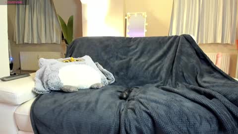 Snapshot of _little_minxxx_ chatting on January 9, 10:20 pm Julia online show from January 9, 10:20 pm