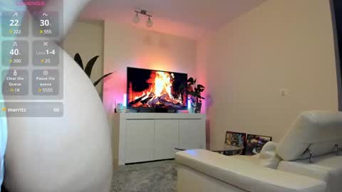 Snapshot of _little_minxxx_ chatting on January 10, 1:52 pm Julia online show from January 10, 1:52 pm