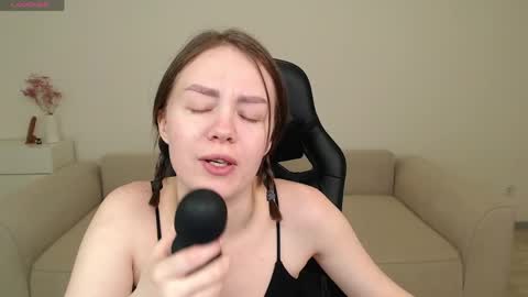  My name is lina Lush is activePrivate is Open online show from April 6, 5:36 pm