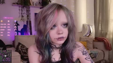 Lolly online show from February 15, 1:21 pm