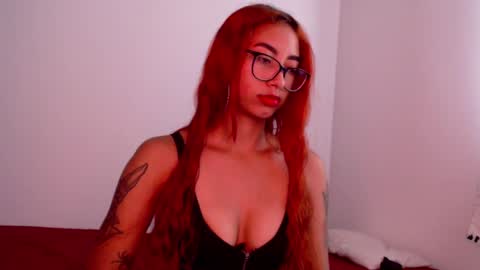 _loreana_ online show from January 28, 12:22 pm