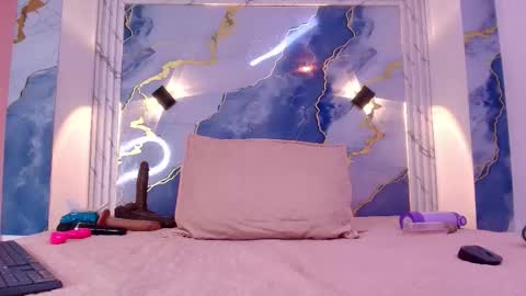 Lorrayne online show from November 15, 1:12 pm