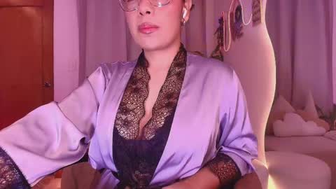 Marce  online show from May 12, 1:40 pm