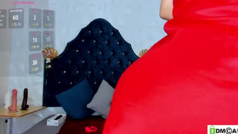 _mia_milf_ online show from May 2, 11:35 am