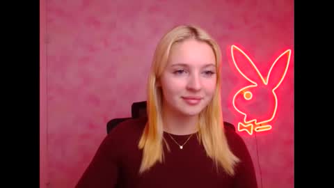 Snapshot of _mila_la_ chatting on October 21, 11:47 am Melanie online show from October 21, 11:47 am