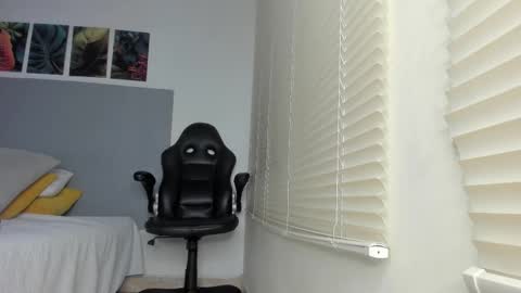 _molly_rosse_ online show from February 16, 12:05 pm