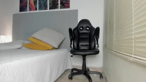 _molly_rosse_ online show from February 23, 11:42 am