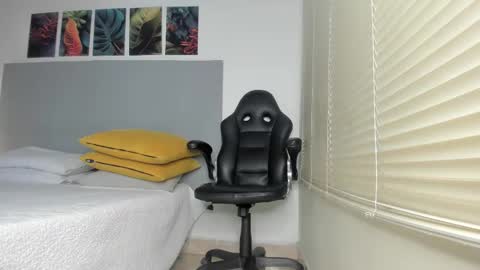 _molly_rosse_ online show from February 9, 11:45 am